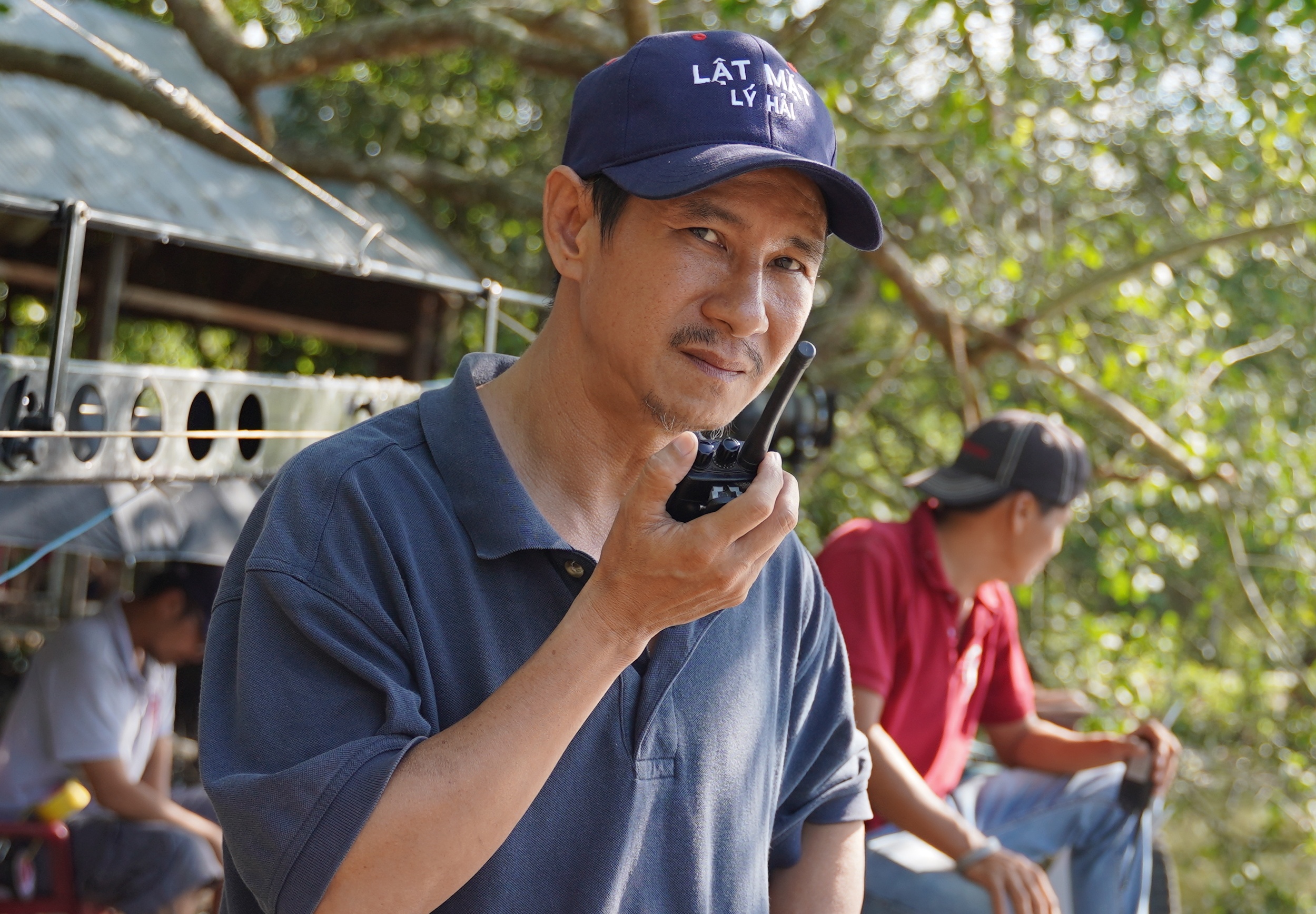 Ly Hai, Vo Thanh Tam gap su co khi quay canh ruot duoi tren song hinh anh