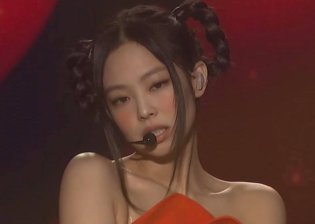 Jennie (BlackPink) hoa than thanh co gai Trung Quoc hinh anh