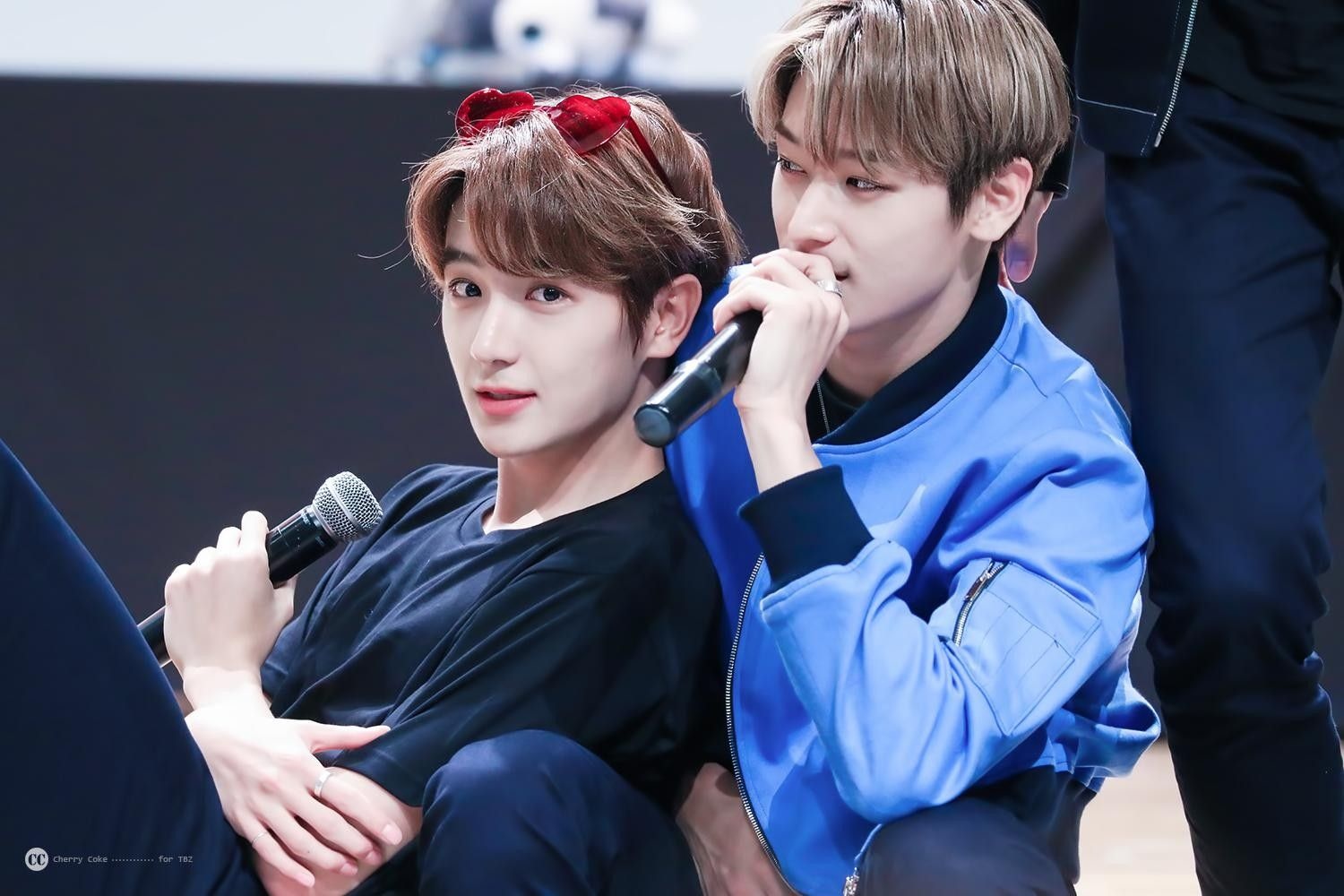 fan quay roi than tuong kpop anh 1