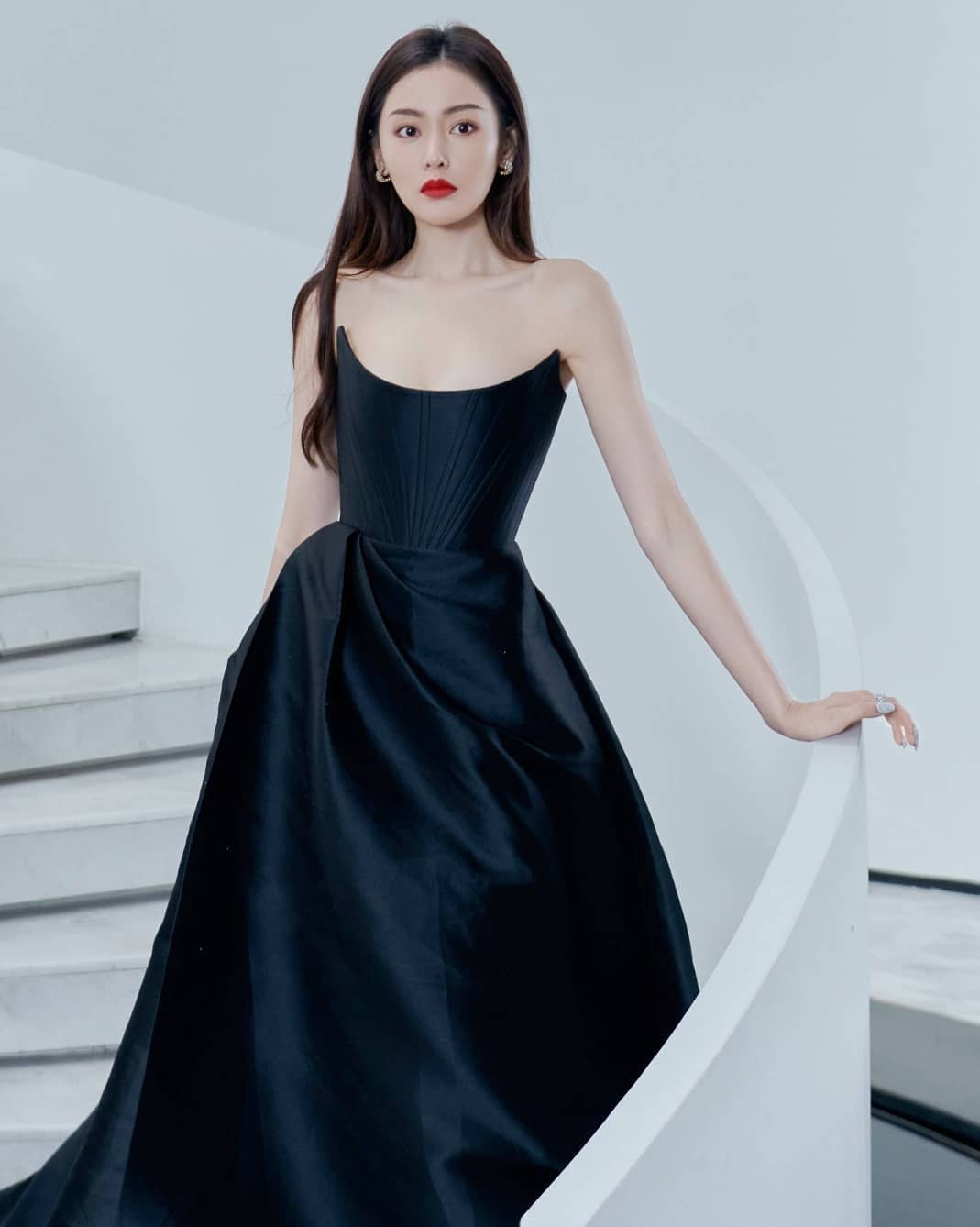 seo ye ji mac vay dung hang anh 6