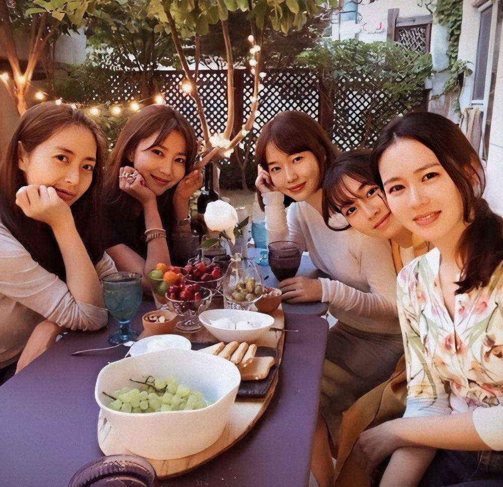 nhom ban than son ye jin anh 4