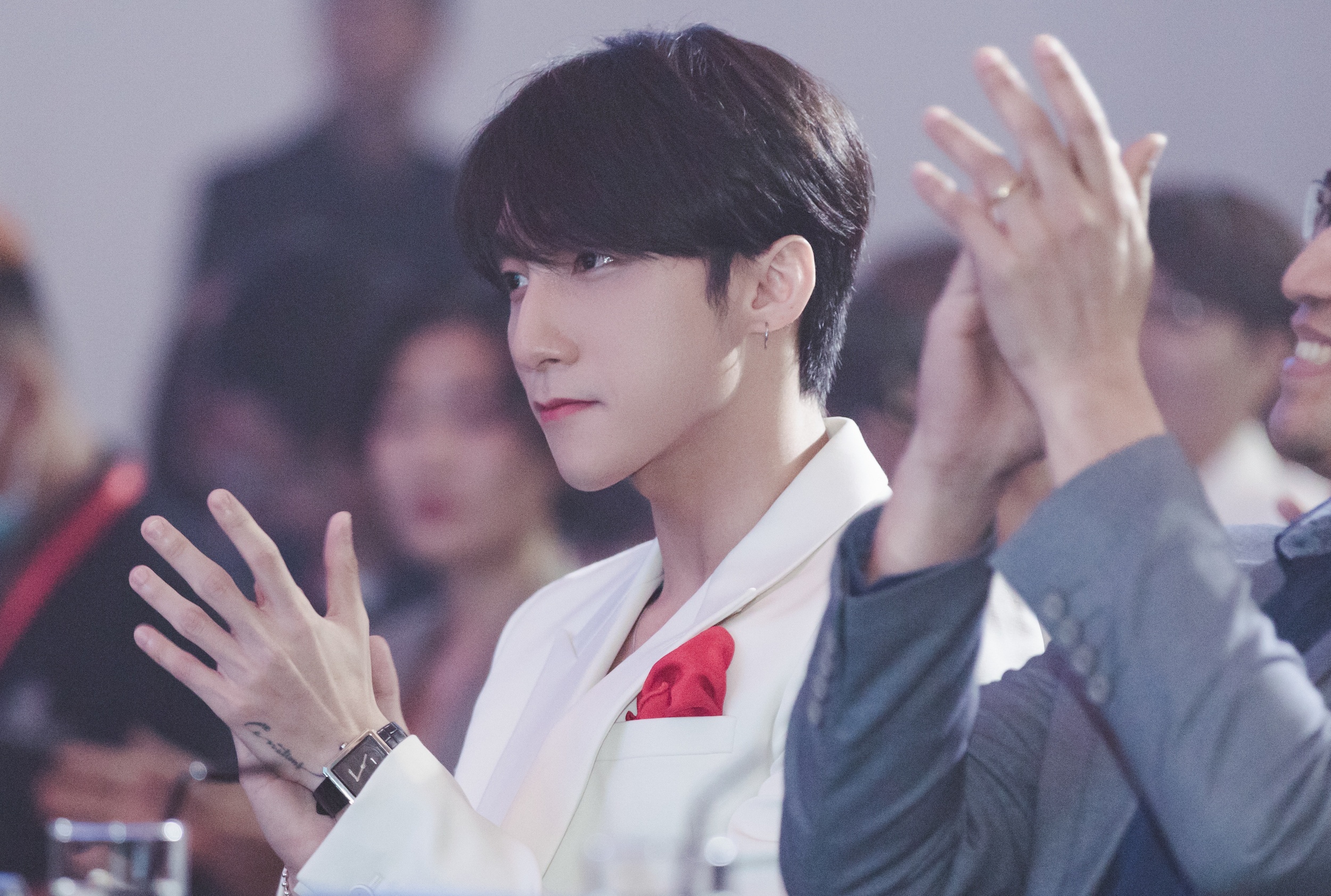 'Hiem co ai lien tuc lap lai sai lam nhu Son Tung M-TP' hinh anh