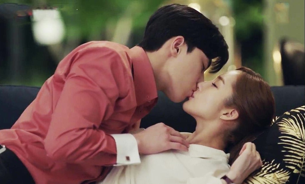 An y tinh duc dang sau loi moi an my goi trong phim Han hinh anh