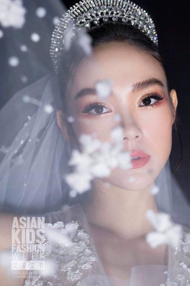 chuyen gia trang diem minh loc qua doi anh 14