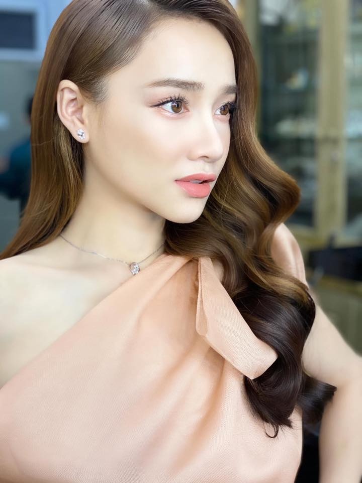 chuyen gia trang diem minh loc qua doi anh 16