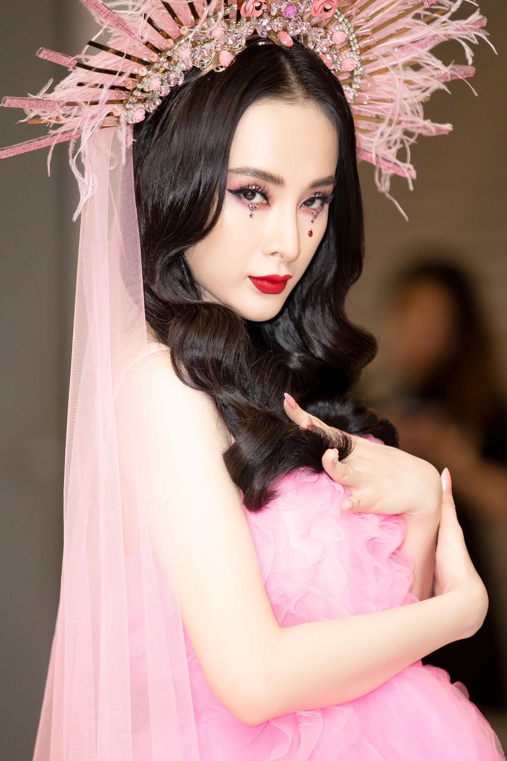 chuyen gia trang diem minh loc qua doi anh 41