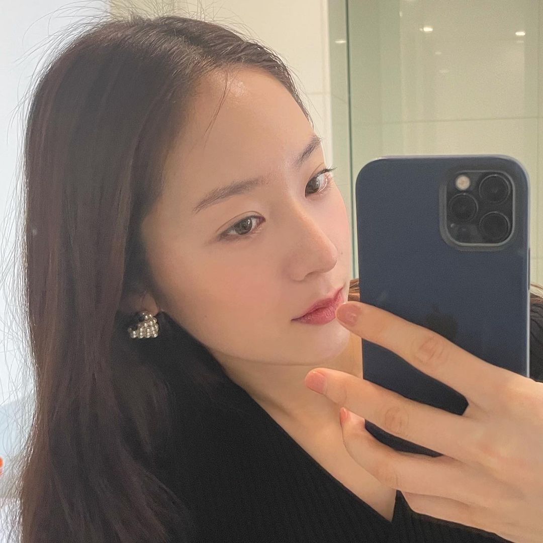 nhan sac krystal anh 4