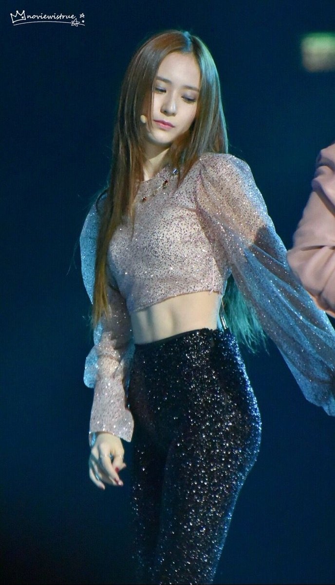 nhan sac krystal anh 12