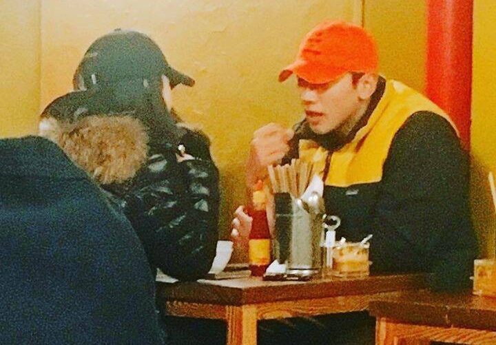 Bi Rain va Kim Tae Hee di an o quan Viet hinh anh