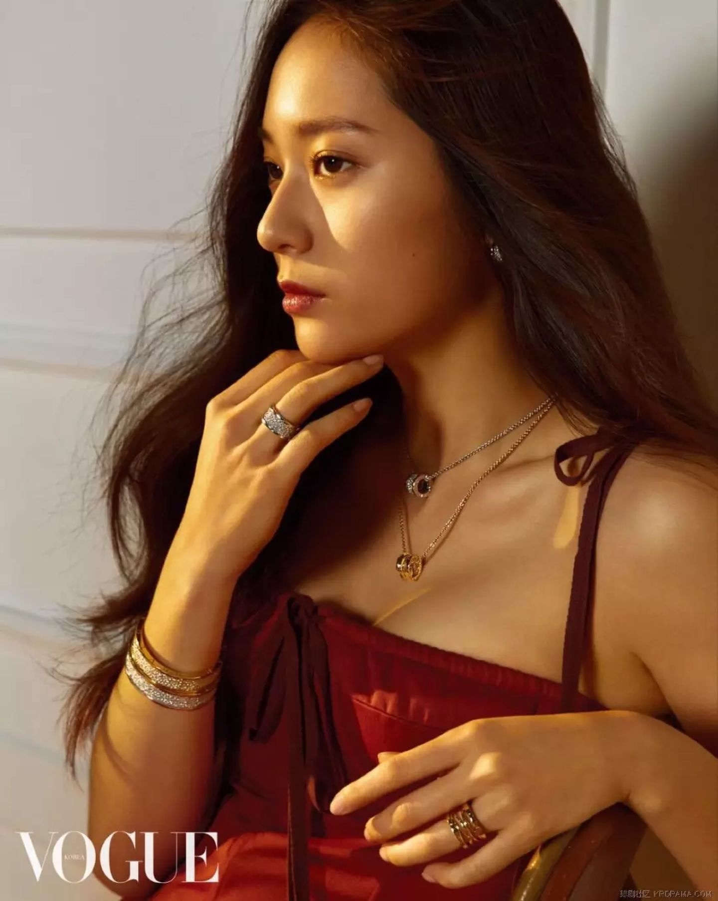 nhan sac krystal anh 7