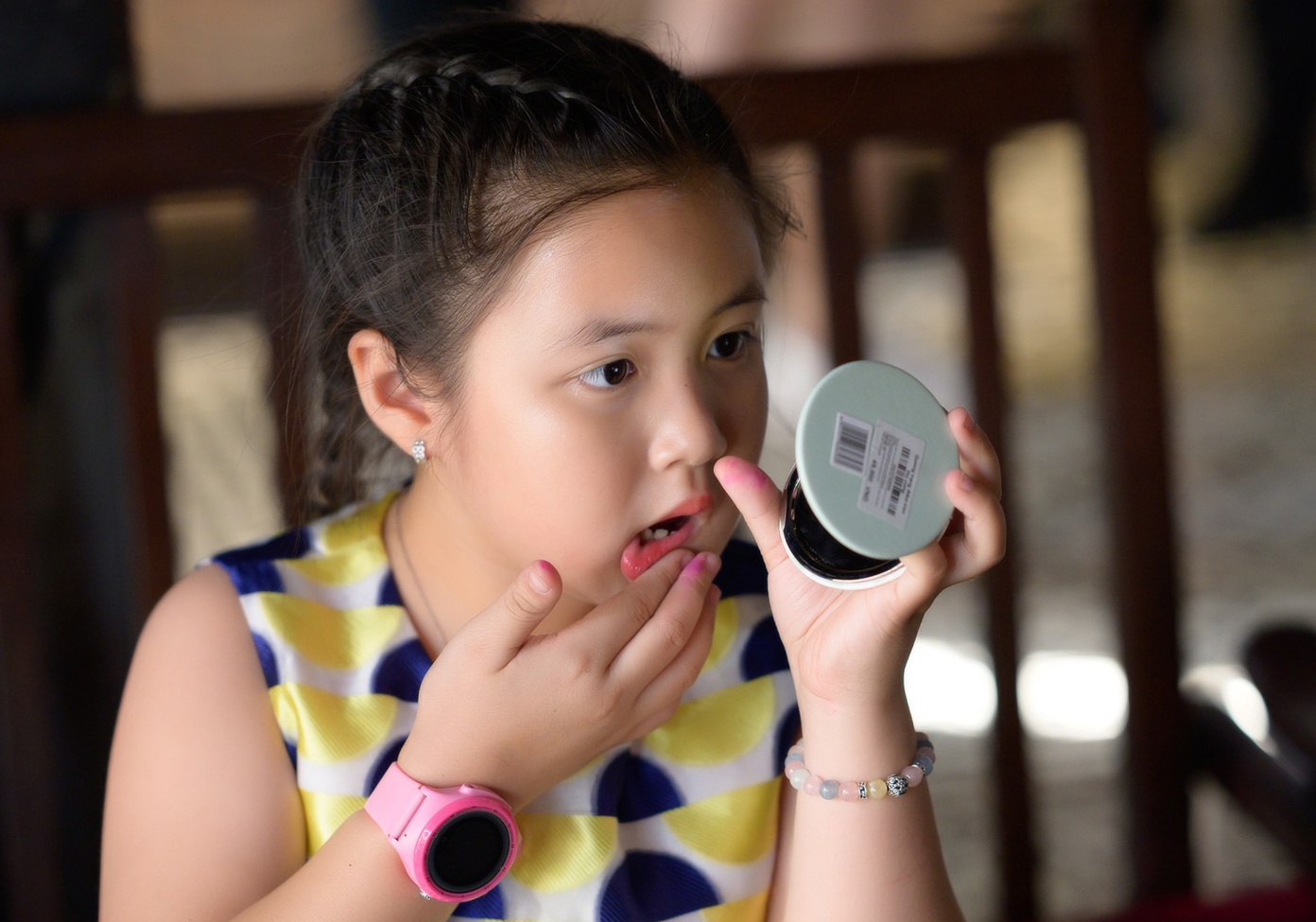 Cuoc song cua be 'Bu Tot' Ngan Chi sau phim 'Bo gia' hinh anh