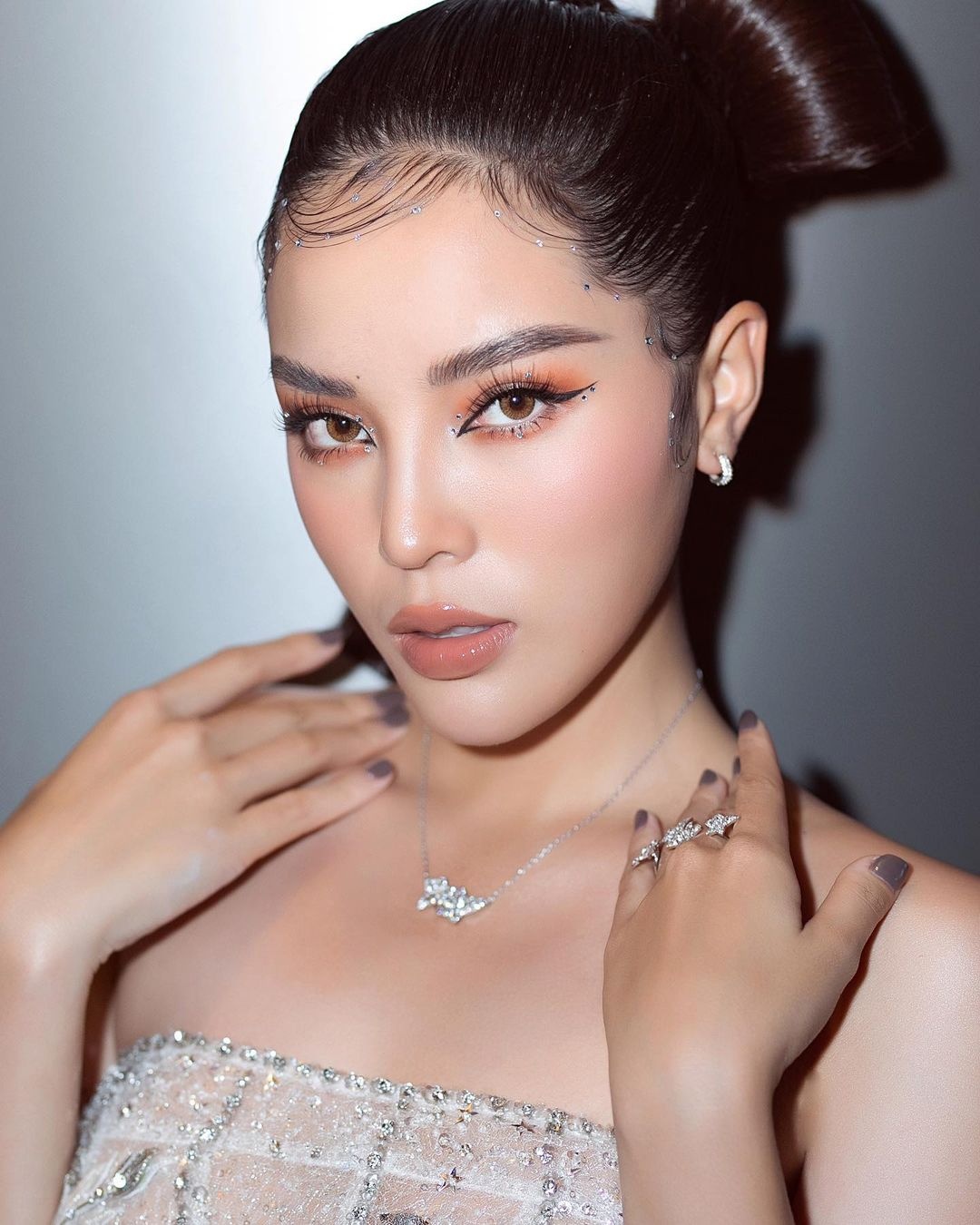 hoa hau viet nam het nhiem ky anh 8