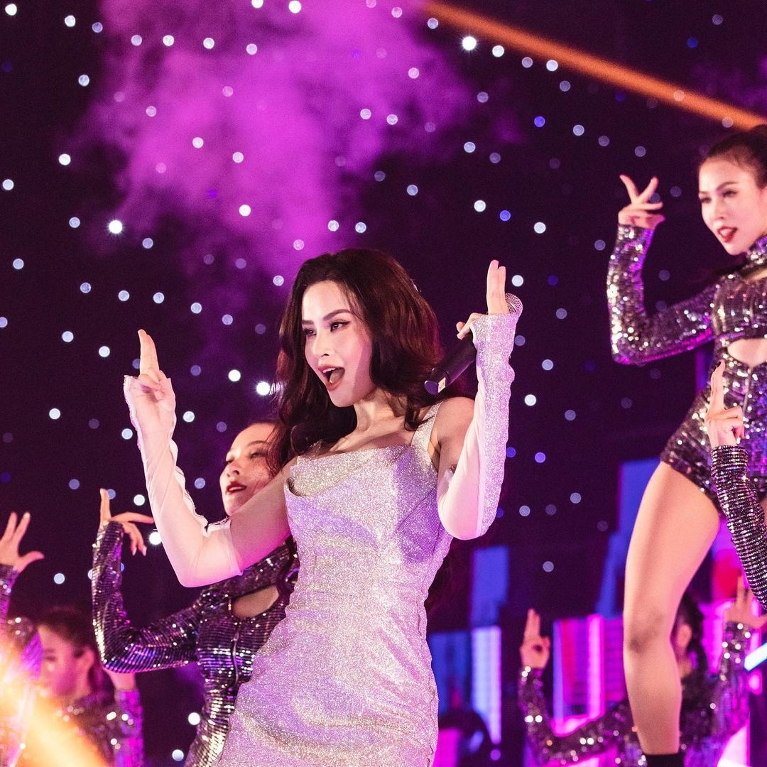 vóc dáng đông nhi sau khi sinh con ảnh 13 voc dang dong nhi sau khi sinh con anh 13