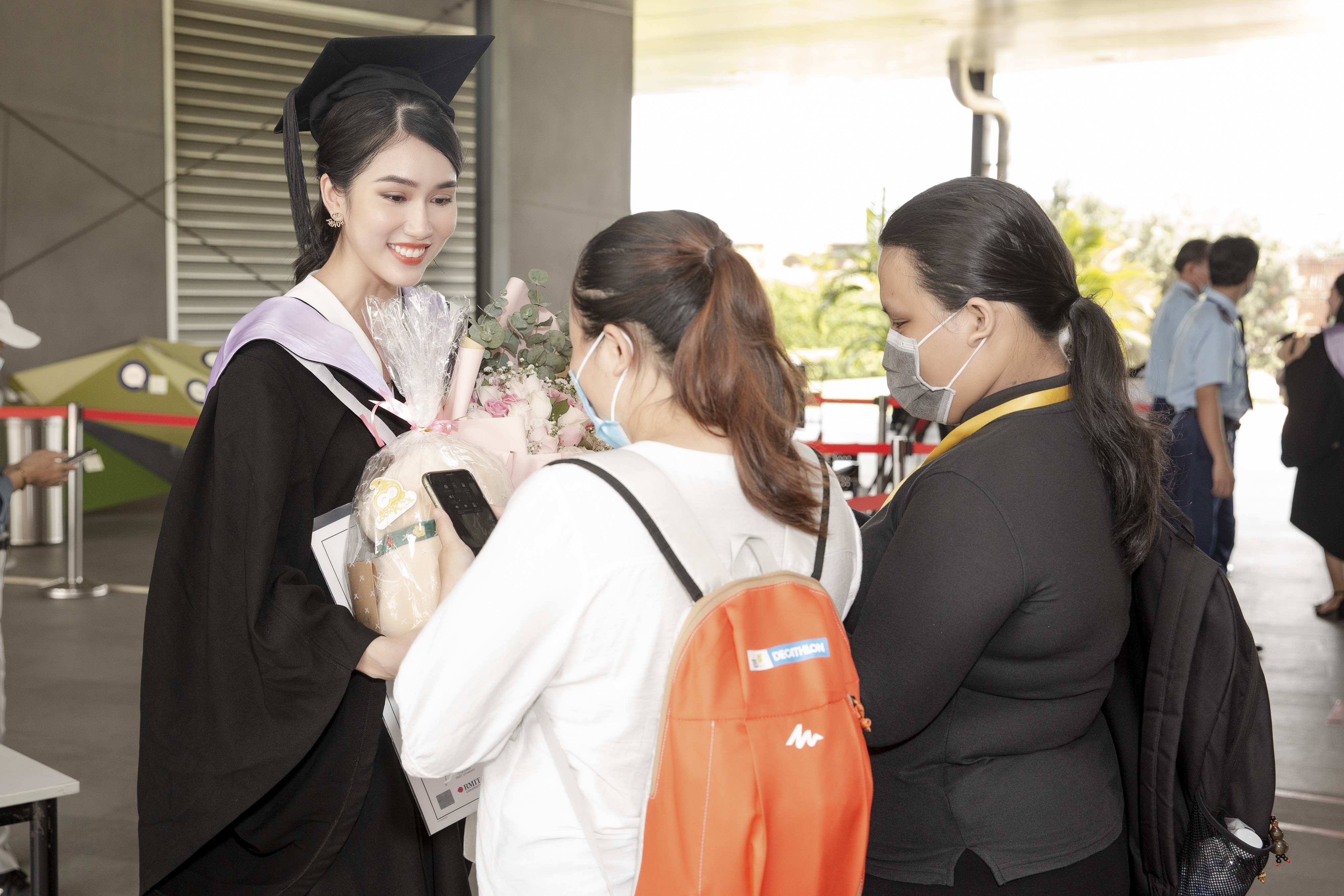 a hau phuong anh tot nghiep thu khoa anh 6