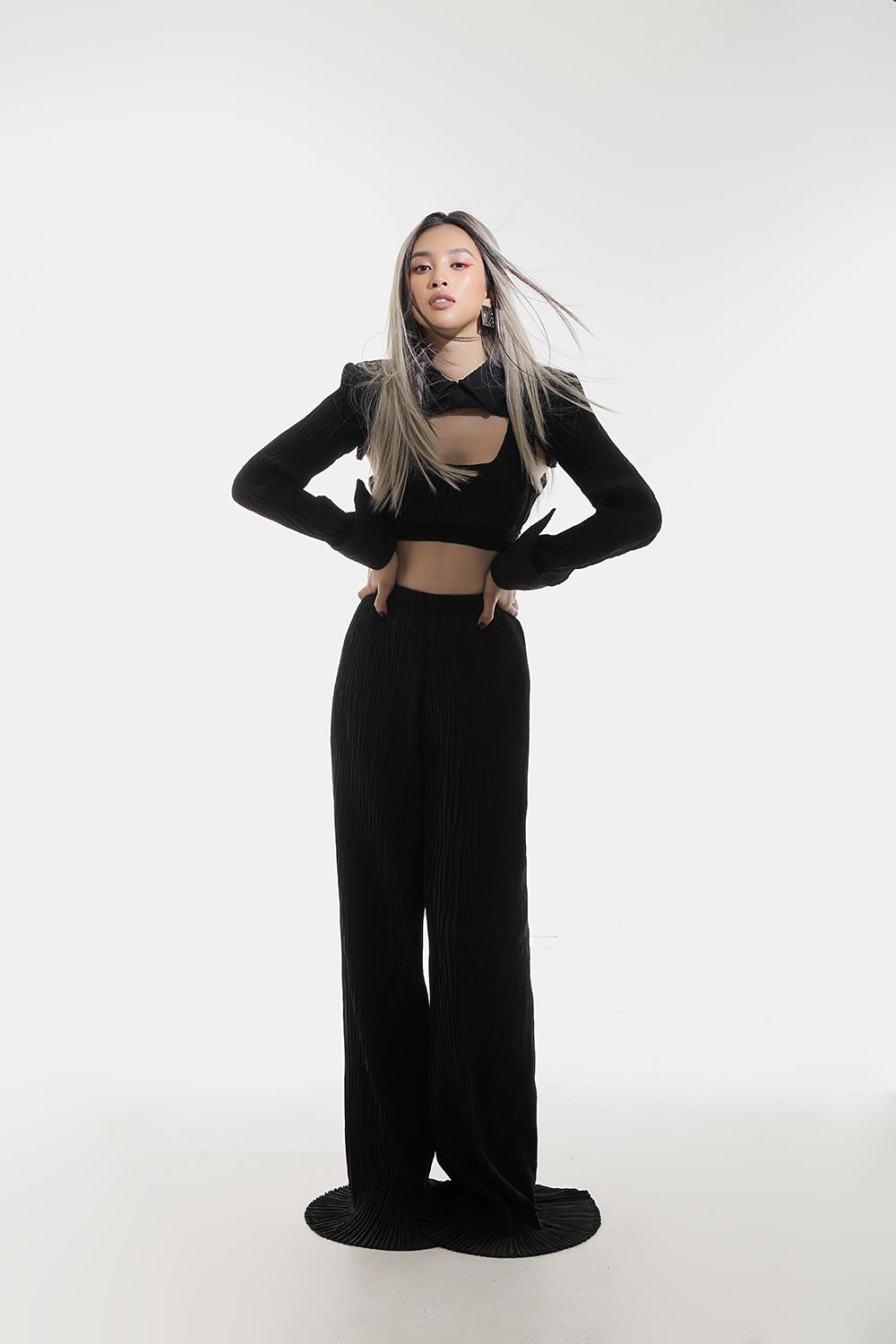 tieu vy tren tap chi phap anh 11