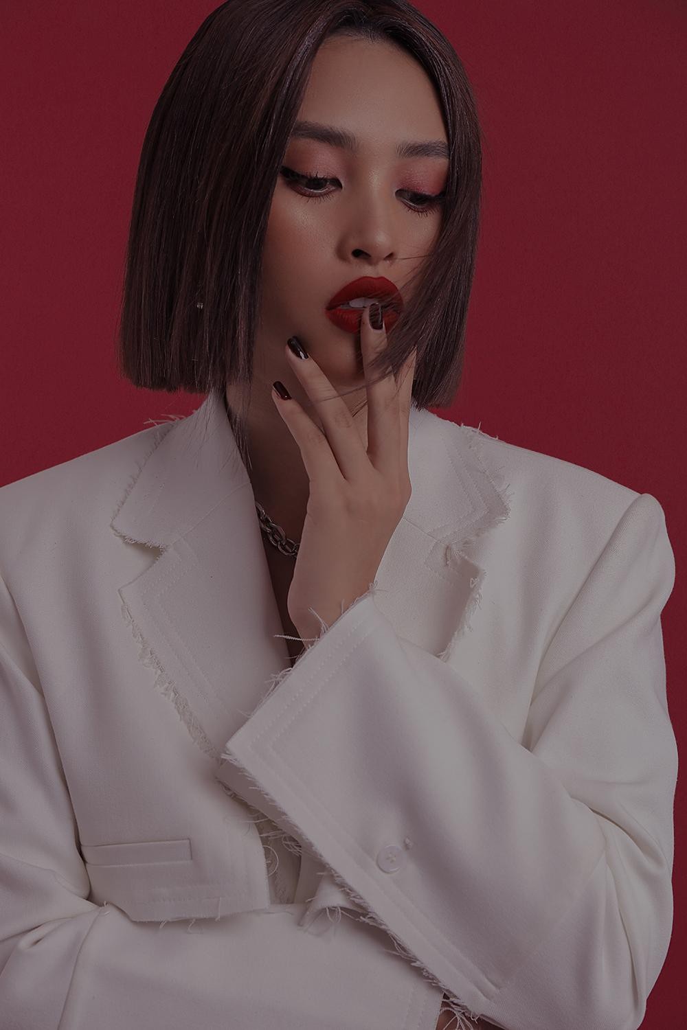 tieu vy tren tap chi phap anh 1