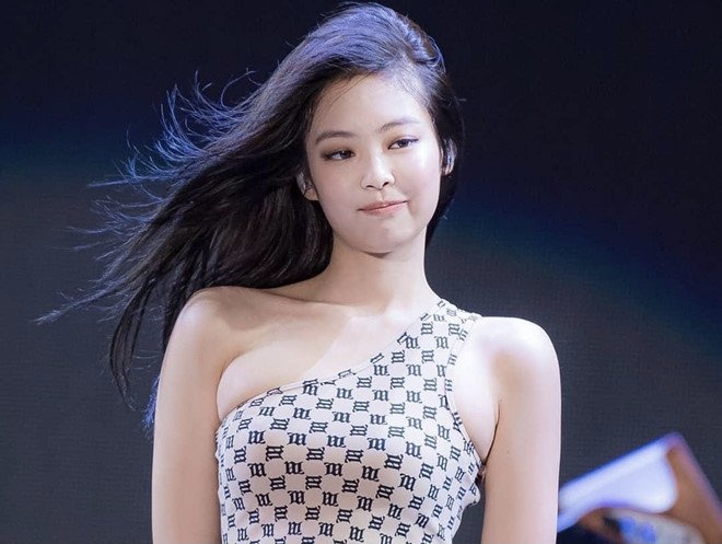 Jennie (BlackPink) tiet lo bi quyet giu dang hinh anh