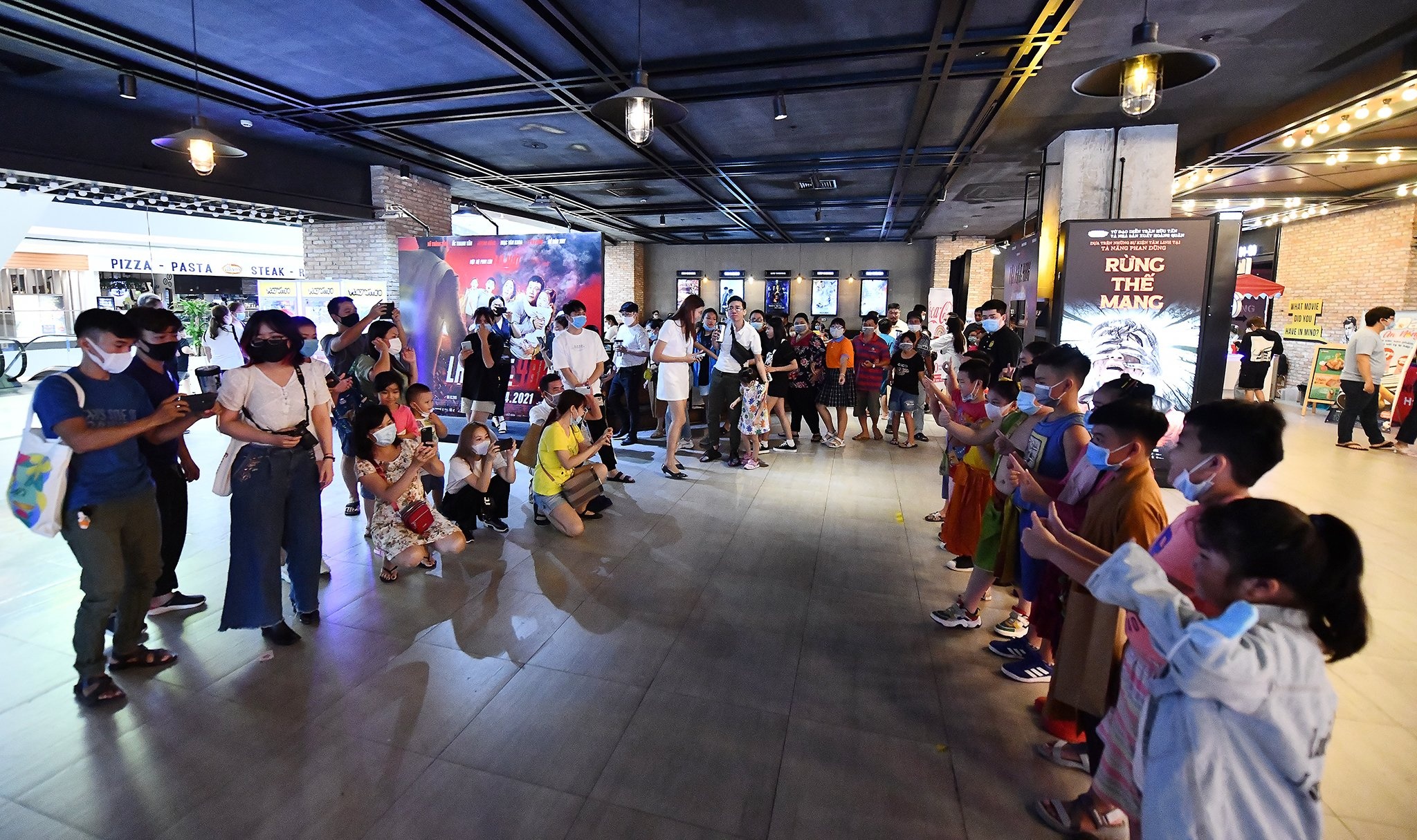 rap phim le 30/4-1/5 anh 11