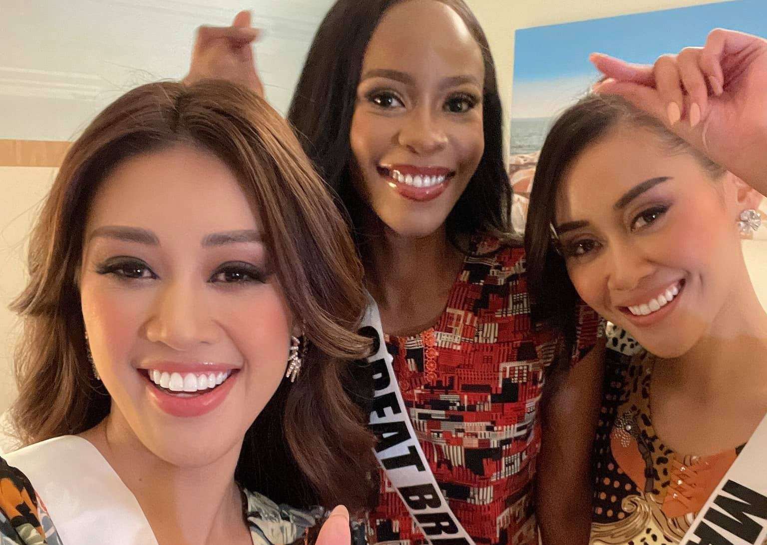 Vi sao Khanh Van tang do ngu gia 120.000 dong cho ban be quoc te? hinh anh