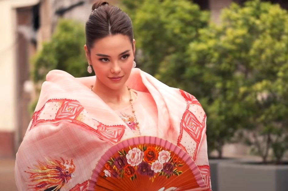 khanh van miss universe anh 1