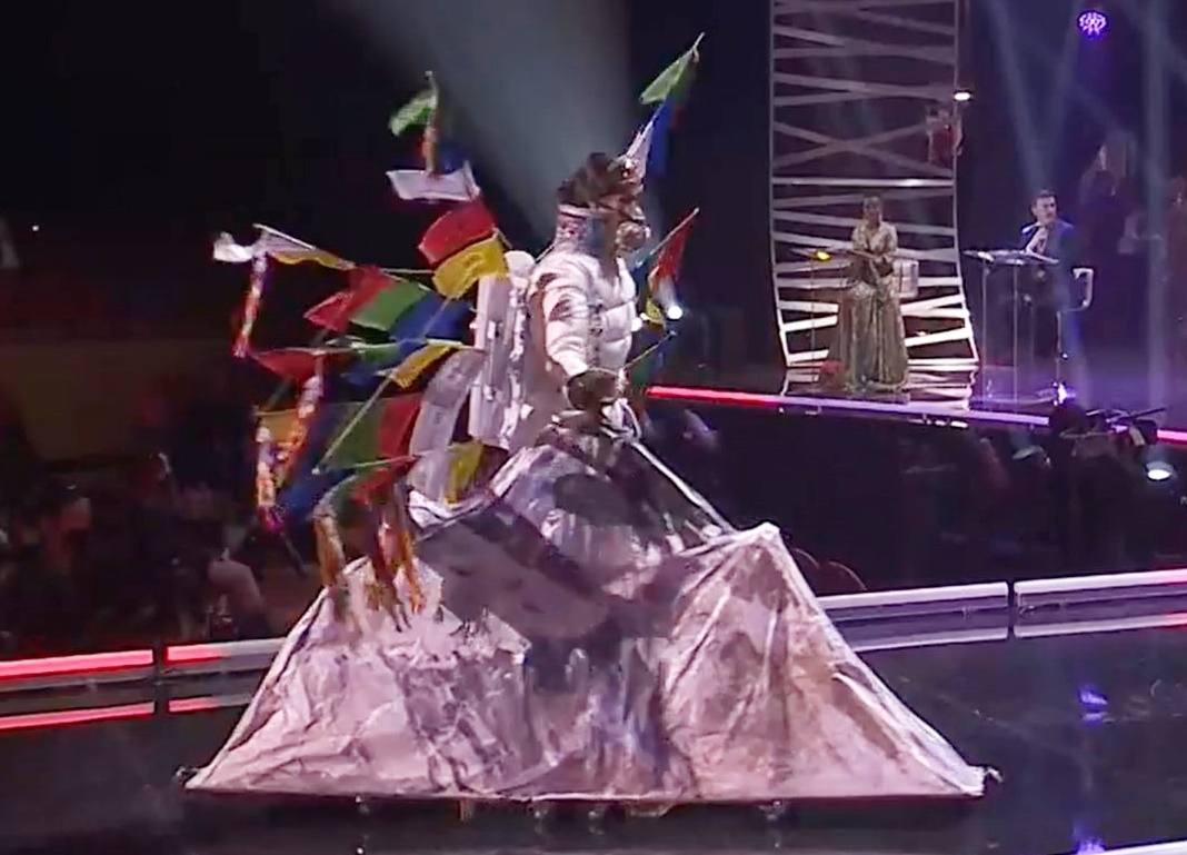 khanh van miss universe anh 8