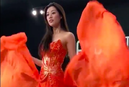 Hau truong cu xoay vay da hoi cua Khanh Van hinh anh