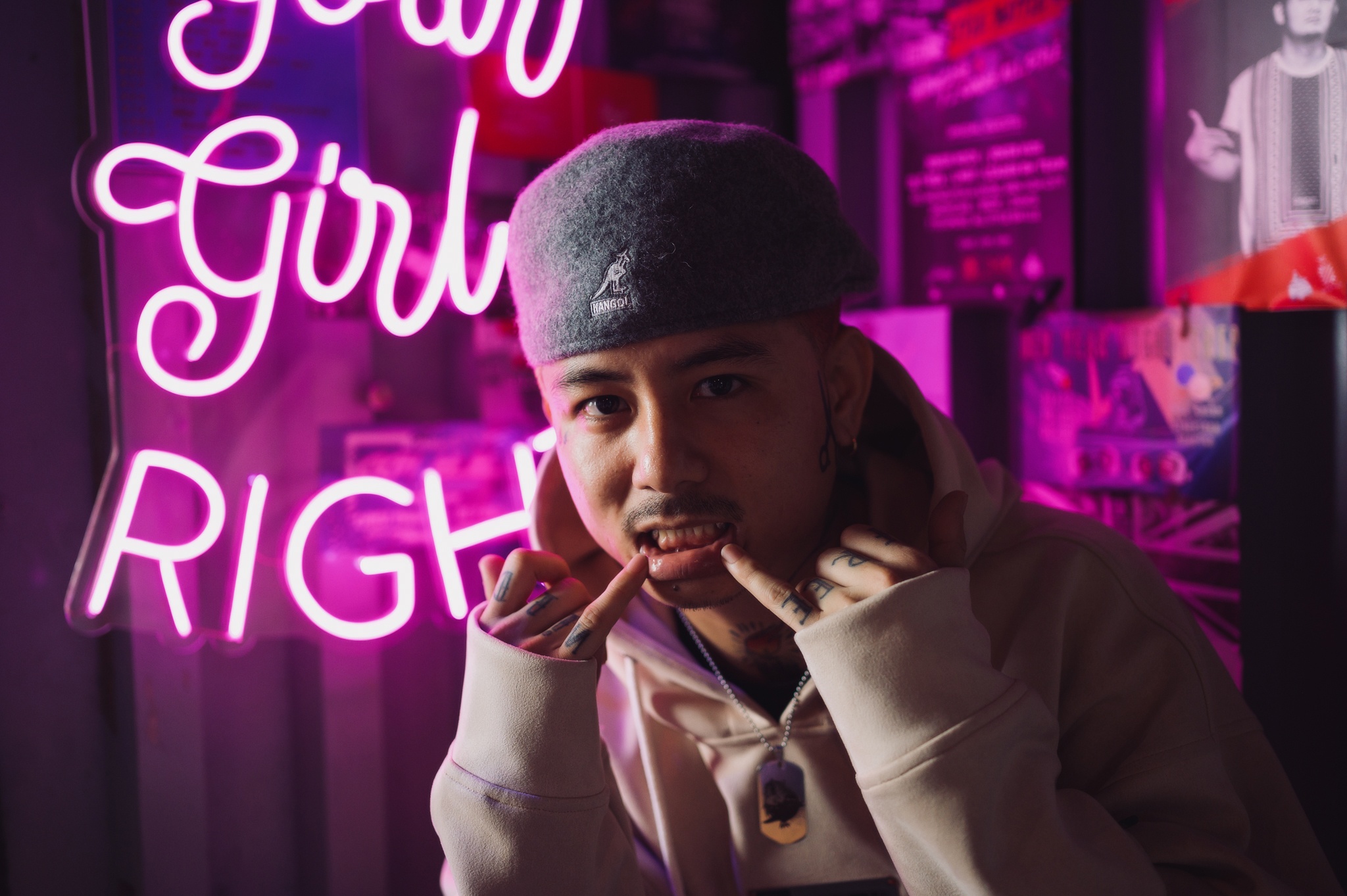 to qua crow on hyenas anh 7