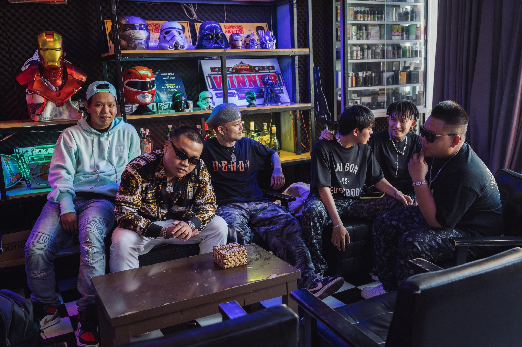 to qua crow on hyenas anh 2