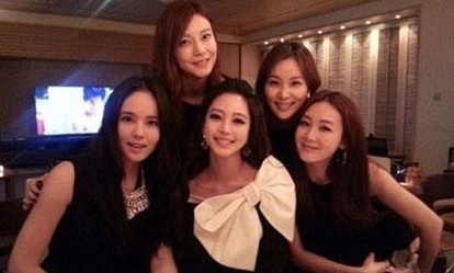 Buc anh khien 5 minh tinh xu Han bi cong kich hinh anh