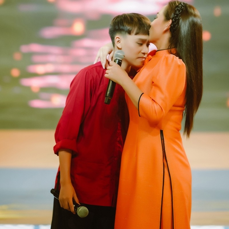 moi quan he phi nhung ho van cuong anh 2