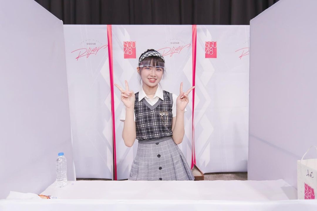 nu ca si sinh nam 2006 anh 12