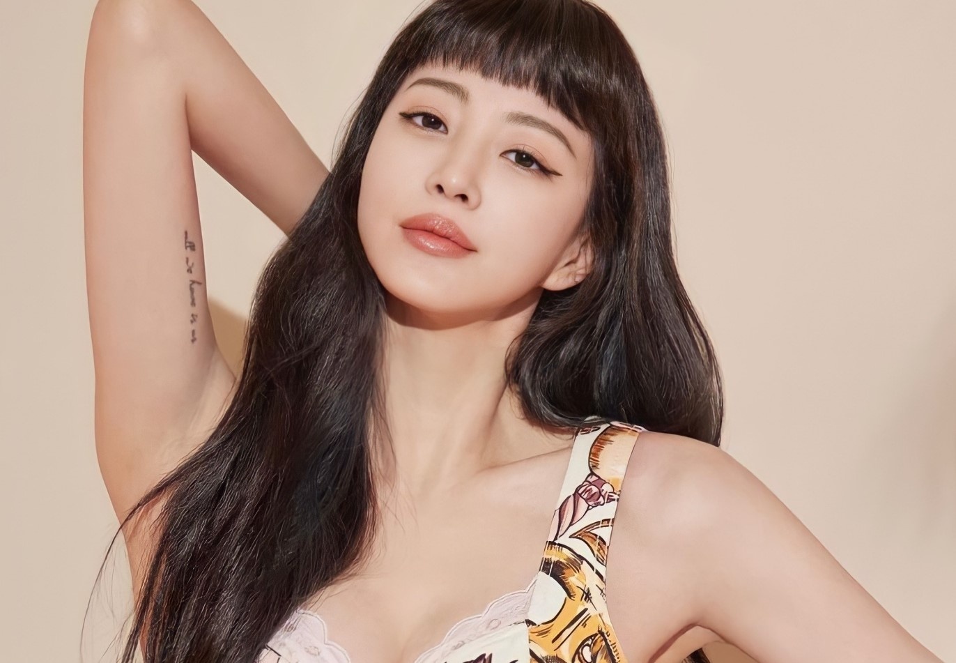 Han Ye Seul lao dao vi thi phi hinh anh