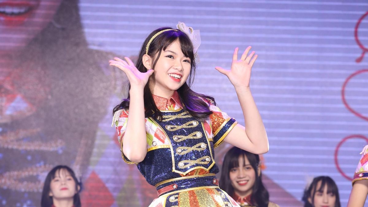 nu ca si sinh nam 2006 anh 10