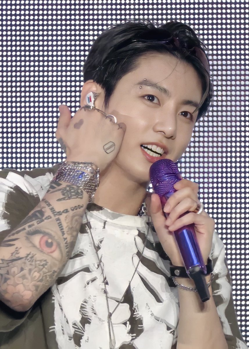 jung kook hinh xam anh 4