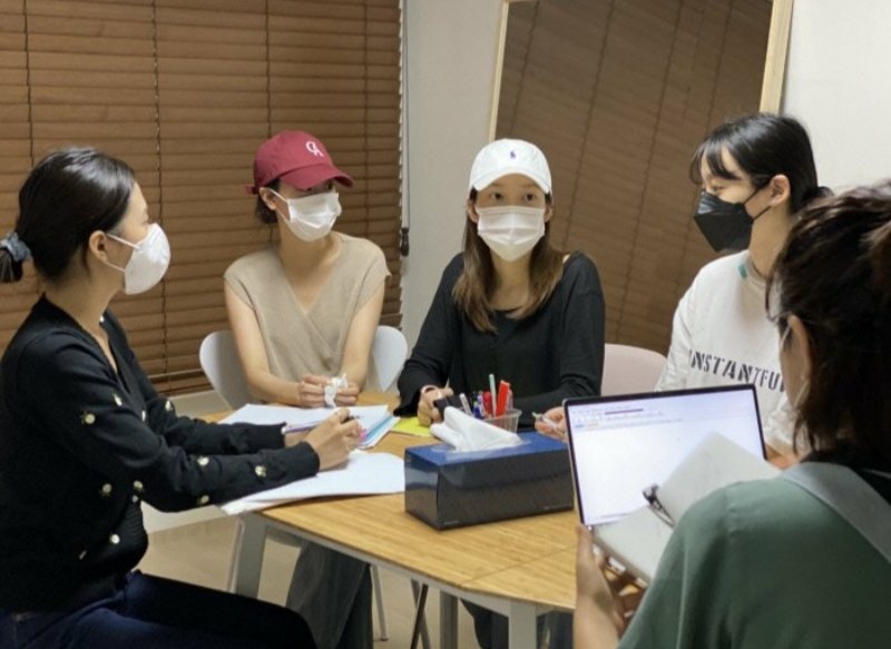 april bat nat lee hyun joo anh 1