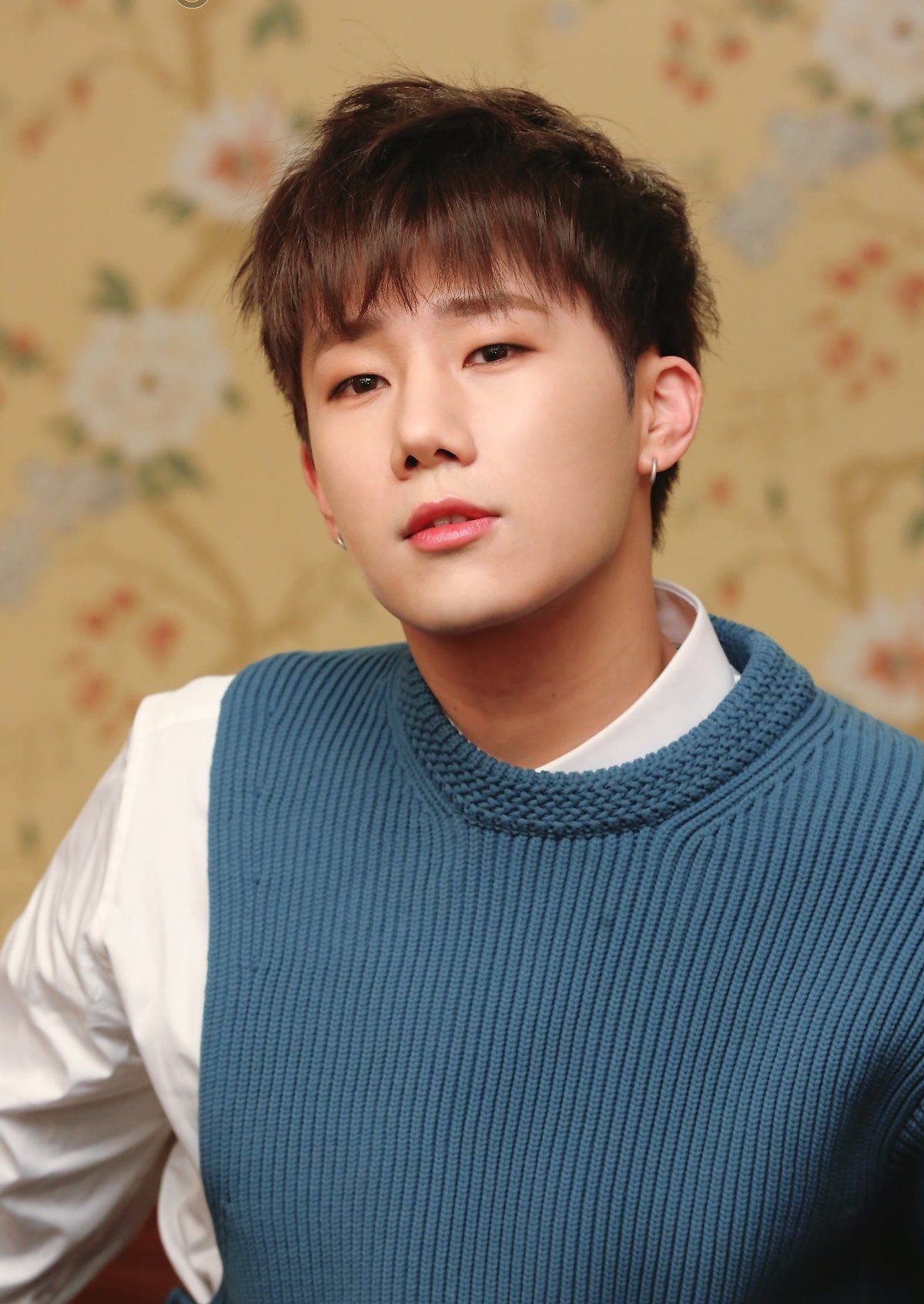 kim sung gyu mac covid-19 anh 1