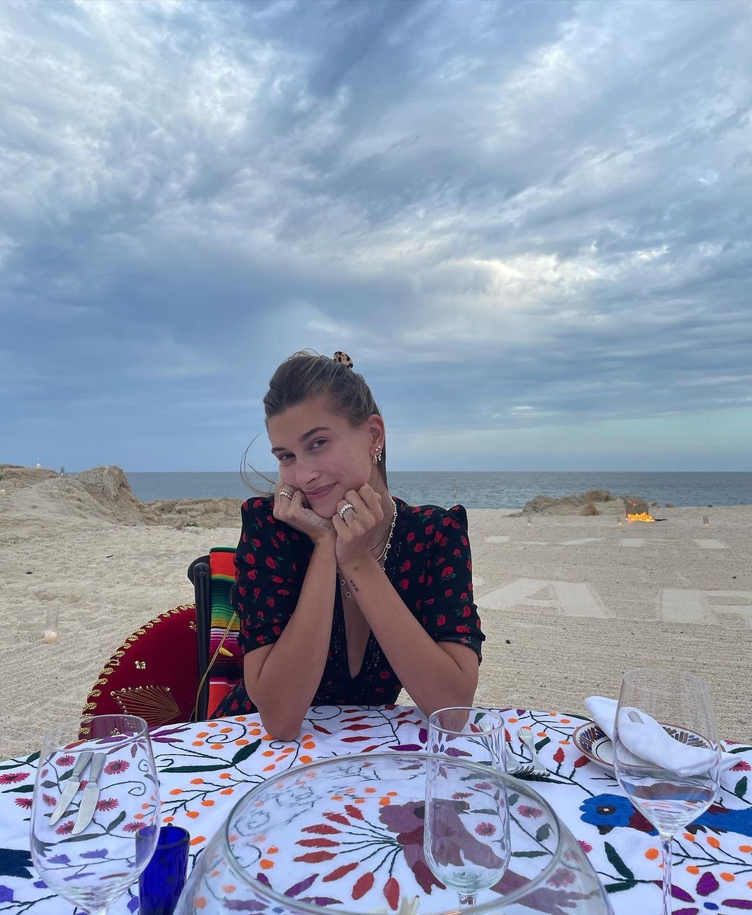 hailey bieber gu thời trang ảnh 12 hailey bieber gu thoi trang anh 12
