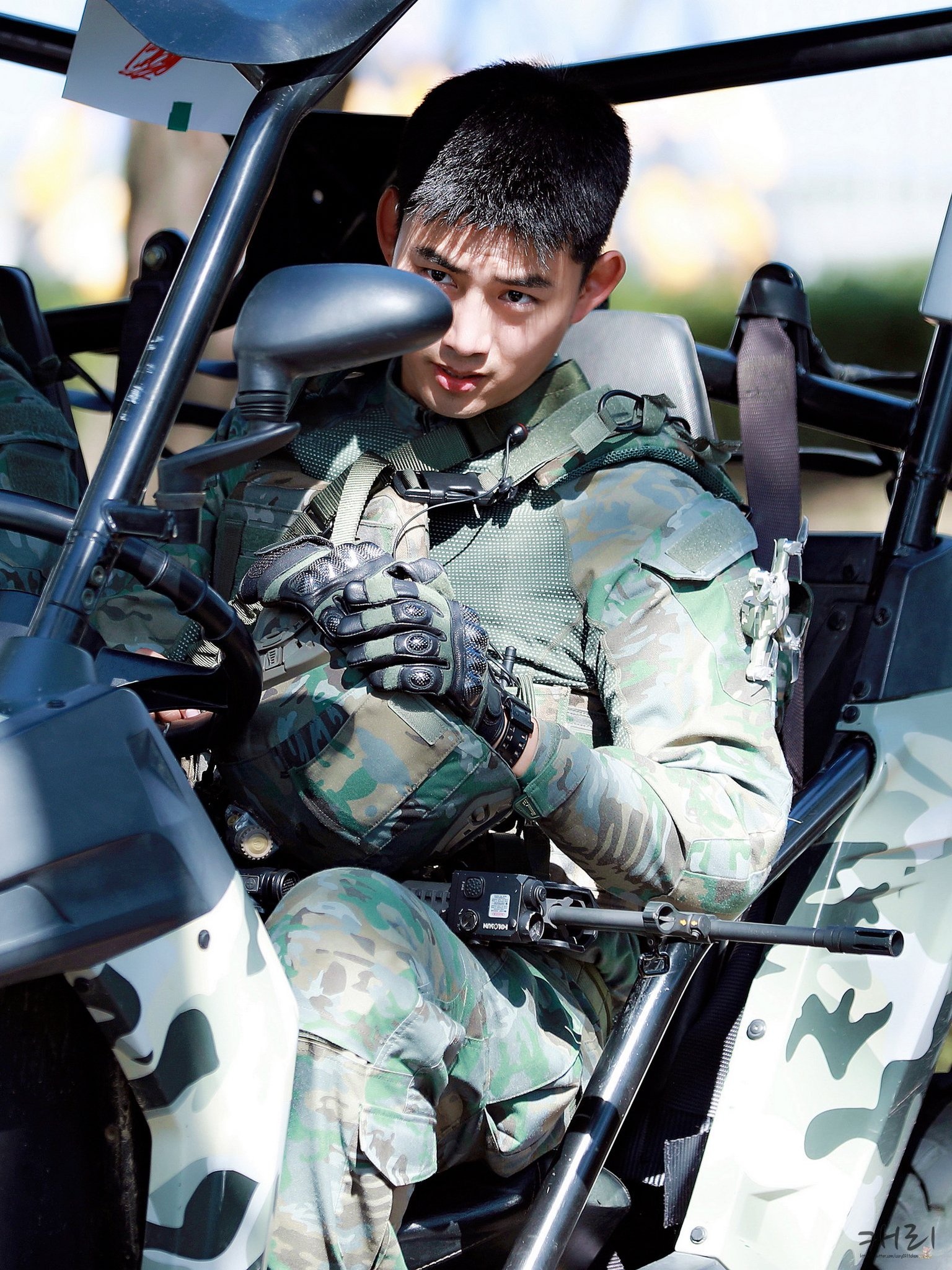 taecyeon nang 99 kg anh 1