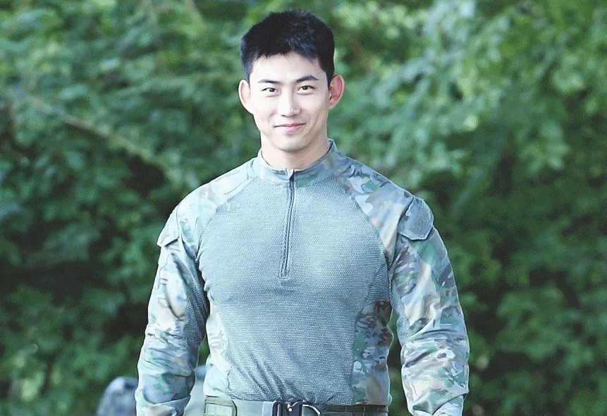 The hinh vam vo cua nam ca si nang 99 kg hinh anh