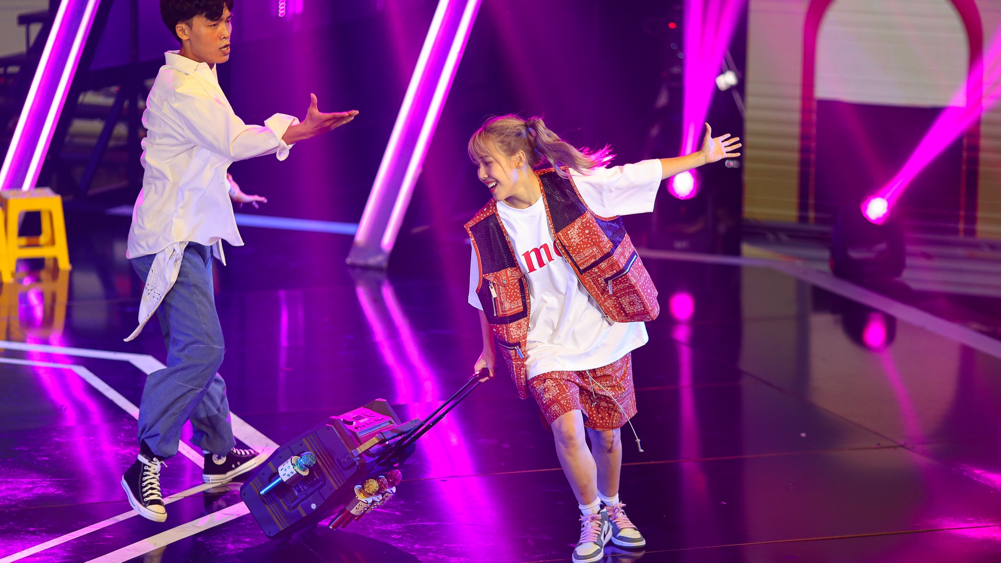 hau hoang suc hut san dau vu dao anh 4