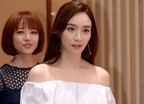 Bao luc, ngoai tinh nhu com bua tren man anh hinh anh