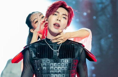 Erik dang thieu gi o tuoi 24? hinh anh