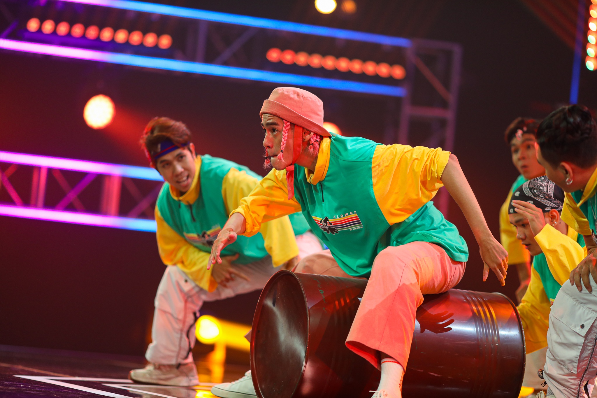 hanh or bi loai san dau vu dao anh 1