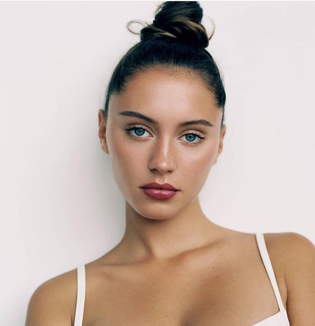 iris law cannes ảnh 8 iris law cannes anh 8