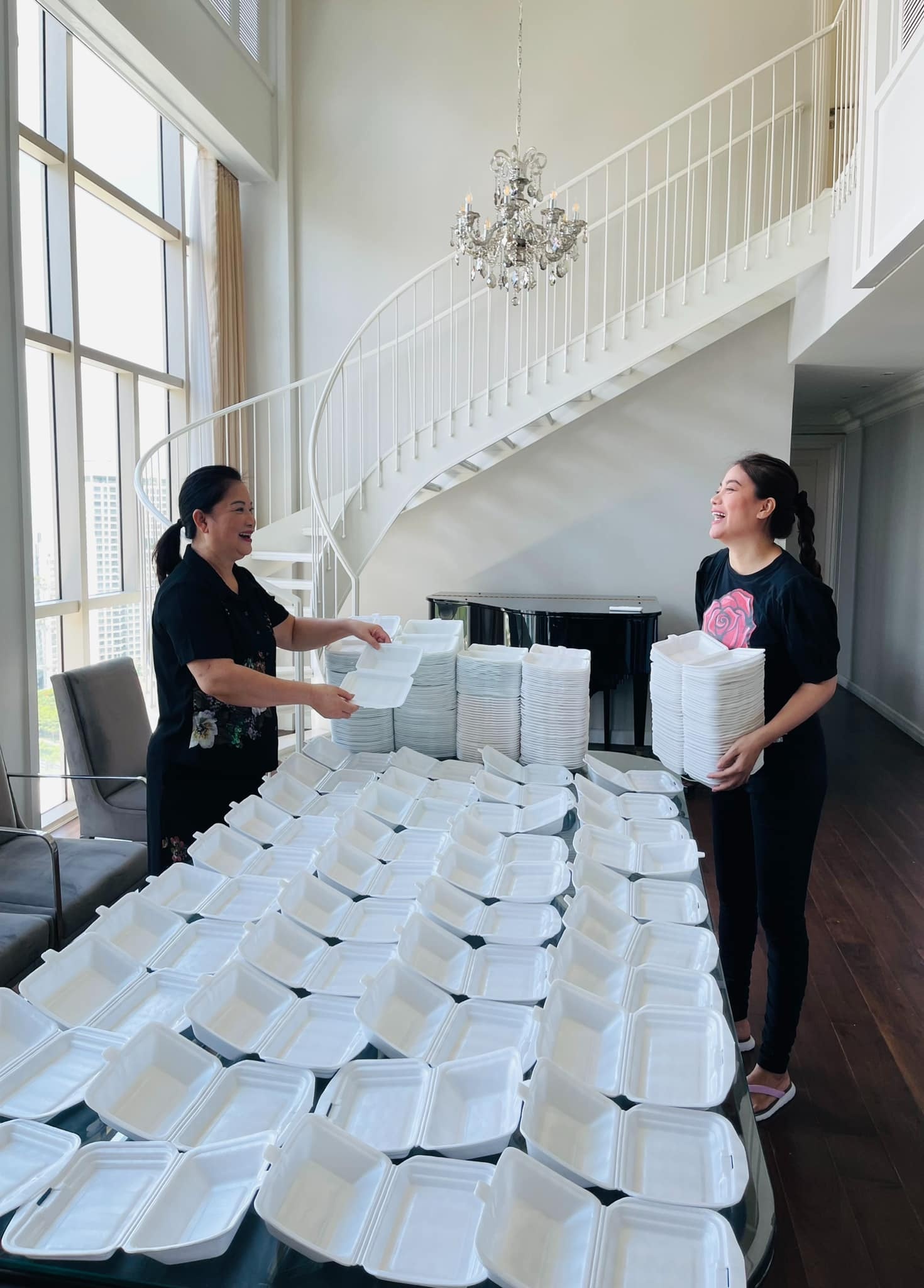 nghệ sĩ từ thiện trong mùa dịch ảnh 2 nghe si tu thien trong mua dich anh 2