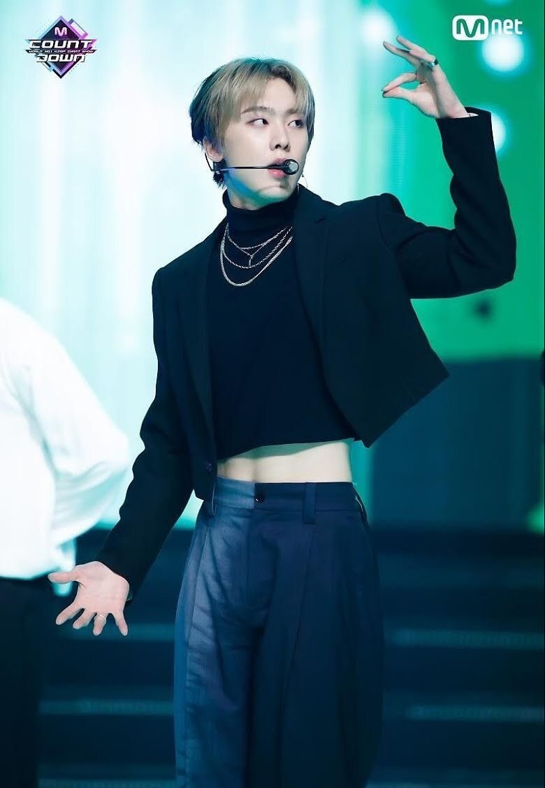 thần tượng hàn quốc mặc trang phục nữ tính ảnh 5 than tuong han quoc mac trang phuc nu tinh anh 5