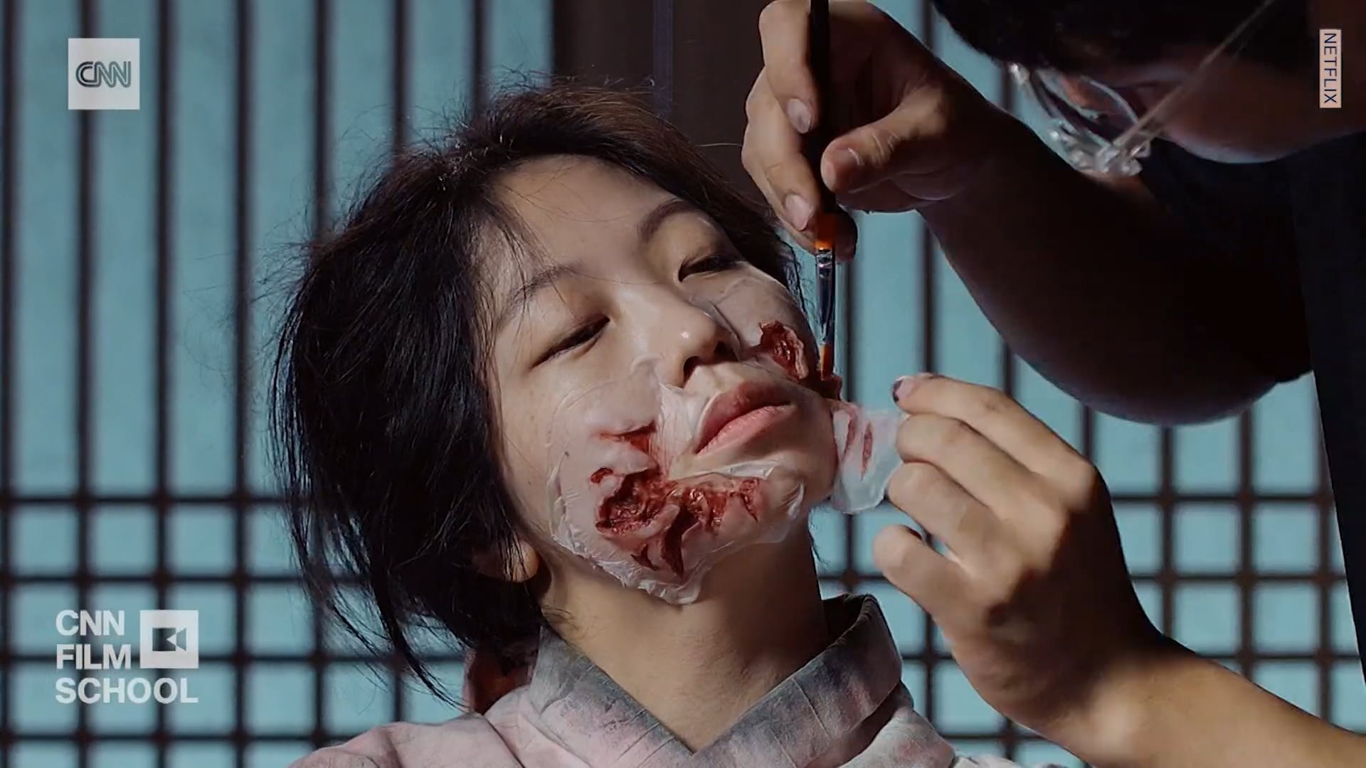 nguoi hoa trang cho vuong trieu xac song anh 3