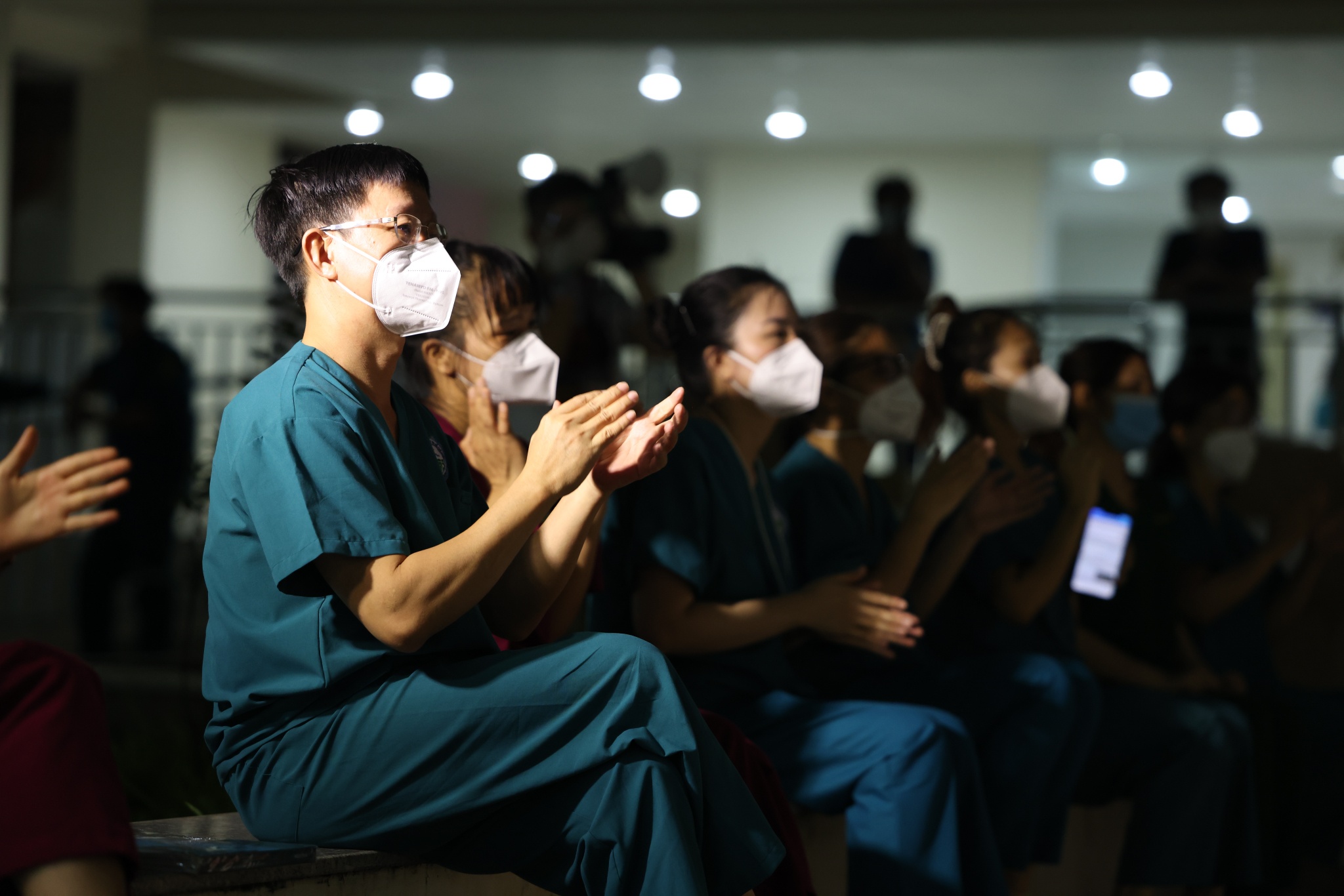 trần mạnh tuấn biểu diễn bệnh viện dã chiến ảnh 3 tran manh tuan bieu dien benh vien da chien anh 3