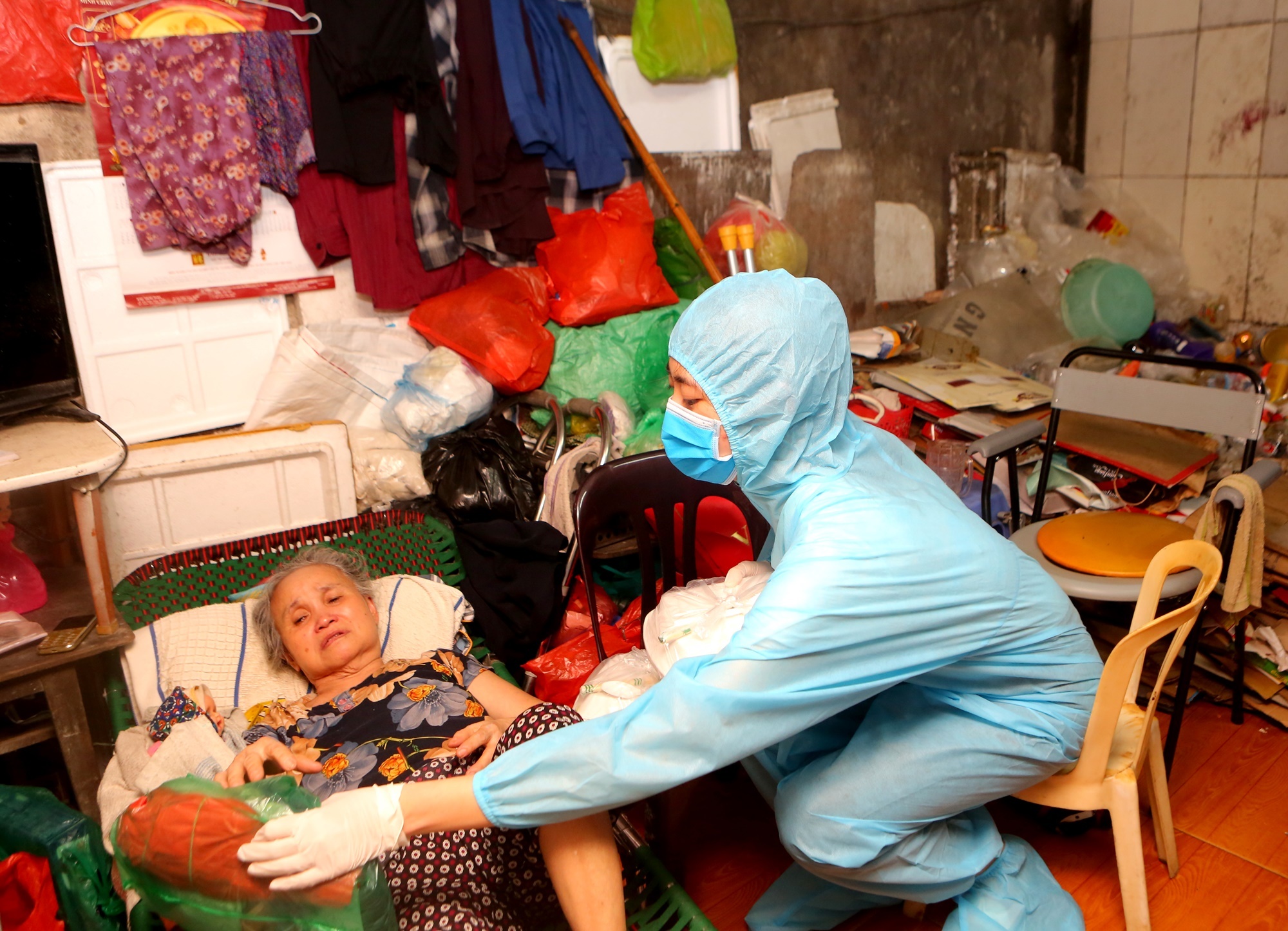 sao viet tinh nguyen chong dich anh 11