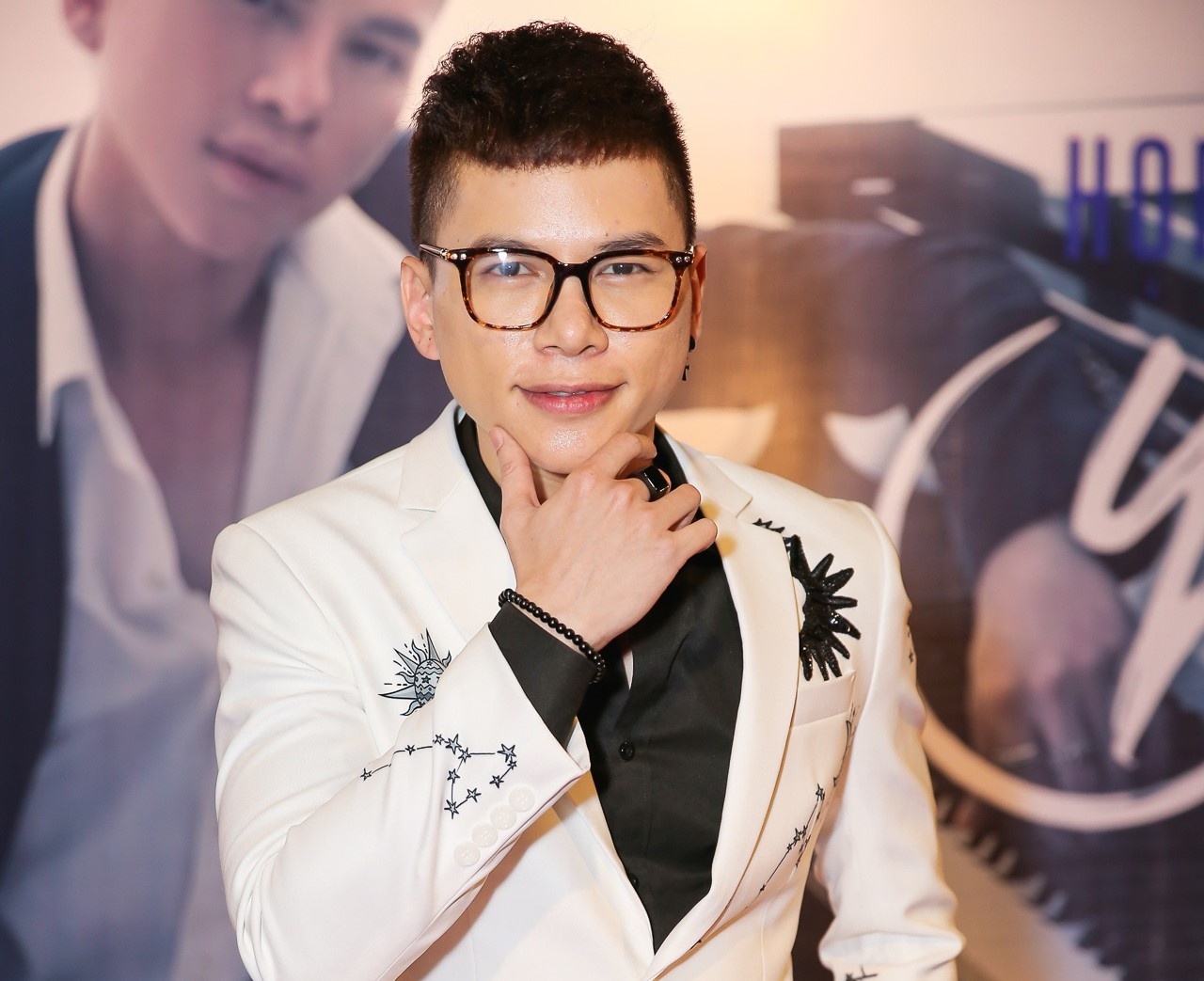 ca si co bo me noi tieng anh 11